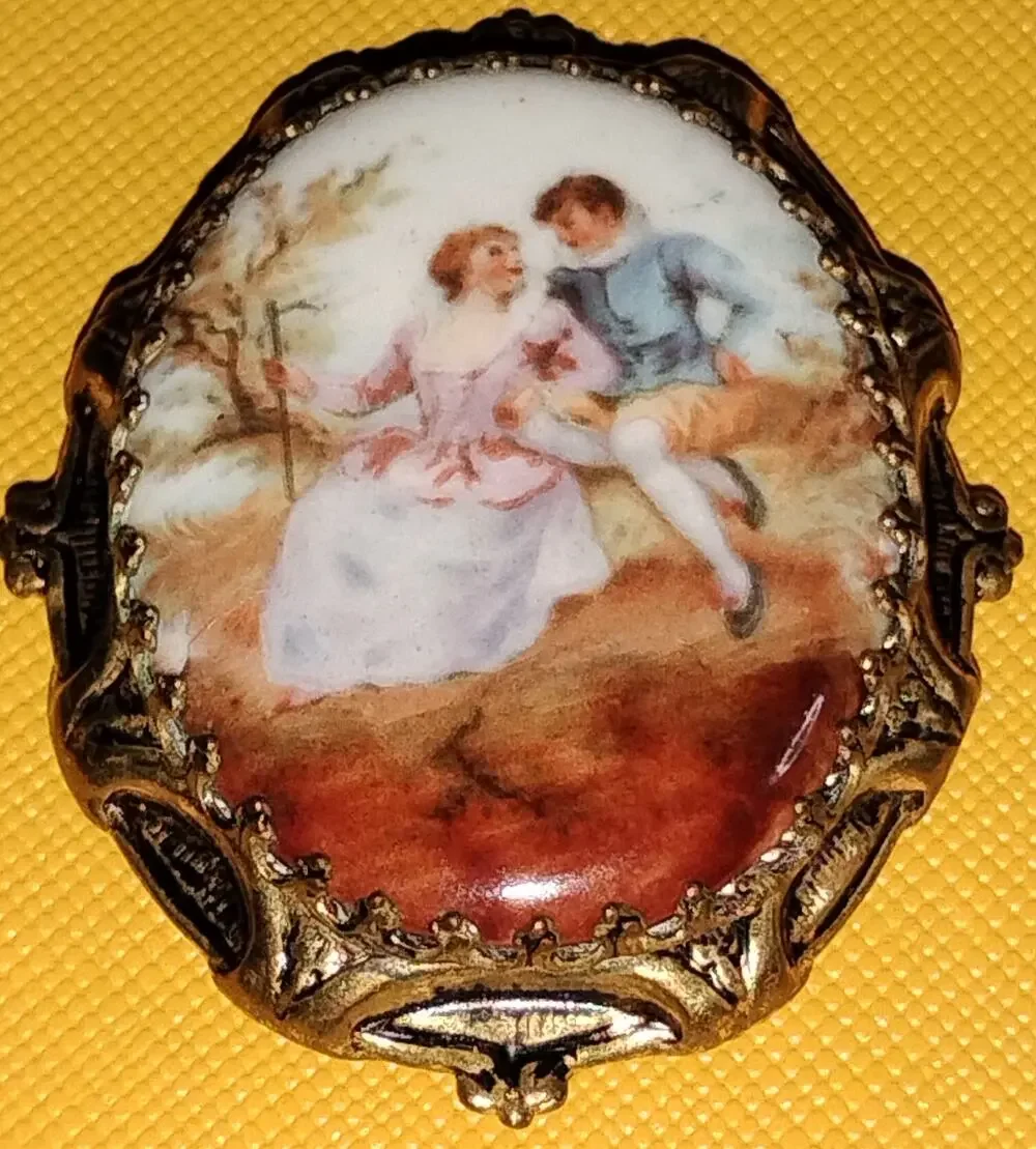 Vintage 1930s-50s Fragonard Style Porcelain Courting Couple Dress Clip 1.75